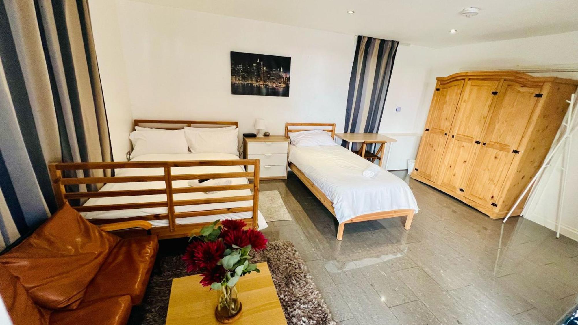 City View Sunset Luxurious Apartment In London Zone-1 Including One Family Twin Room With Its Own Stunning Private Terrace Extérieur photo