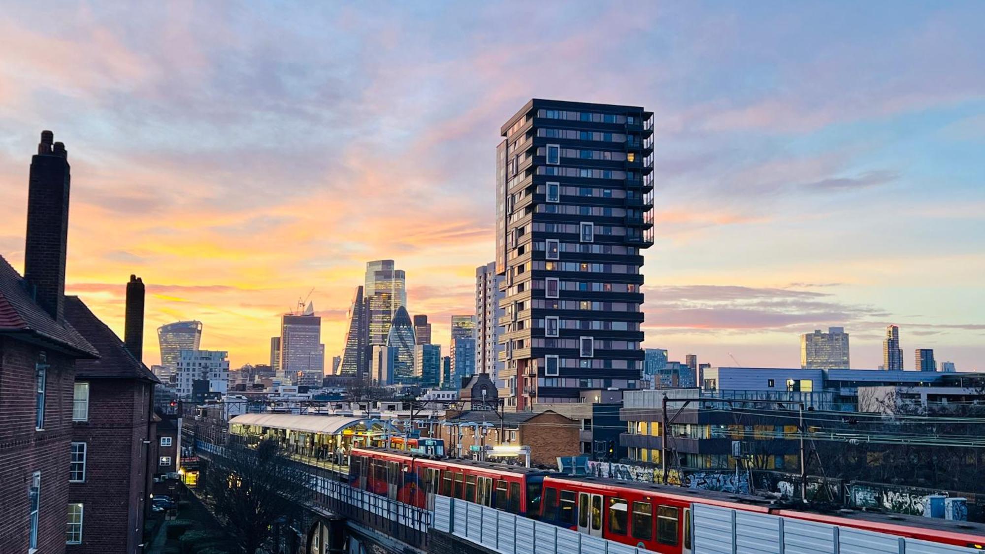 City View Sunset Luxurious Apartment In London Zone-1 Including One Family Twin Room With Its Own Stunning Private Terrace Extérieur photo